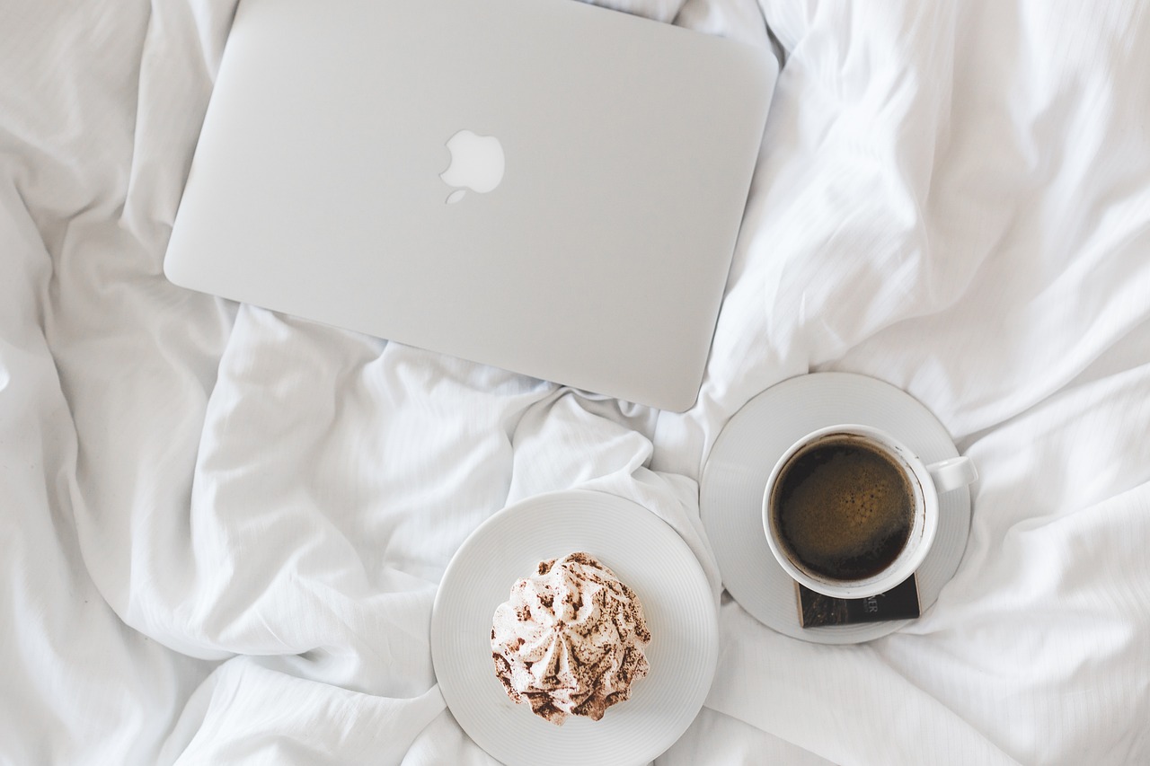 coffee, cup, macbook-1284041.jpg